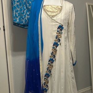 Off White shalwar kameez with blue Duppatta and pants. Long gown. S
